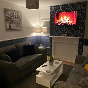 Cosy 3 Bedroom House, Free Parking & Wifi Nottingham